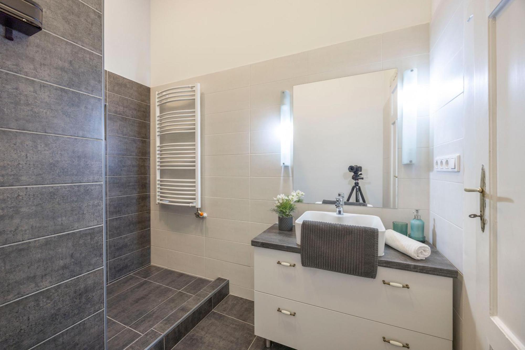 Explore Budapest From A Central Cozy Home & Sweet Retreat Eksteriør bilde